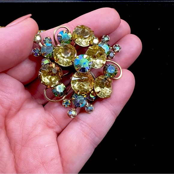 1960s Beautiful Vintage AB & Citrine Color Glass Brooch on Gold Tone Setting - Picture 3 of 6